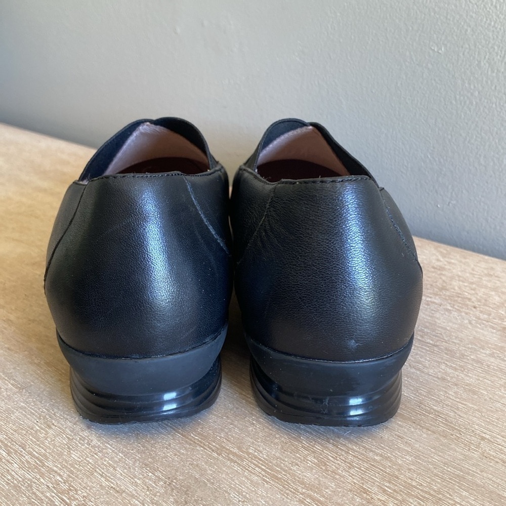Women’s Dansko black shoes. Size 38. Gently used great condition.​​​​​​​ - Picture 4 of 7